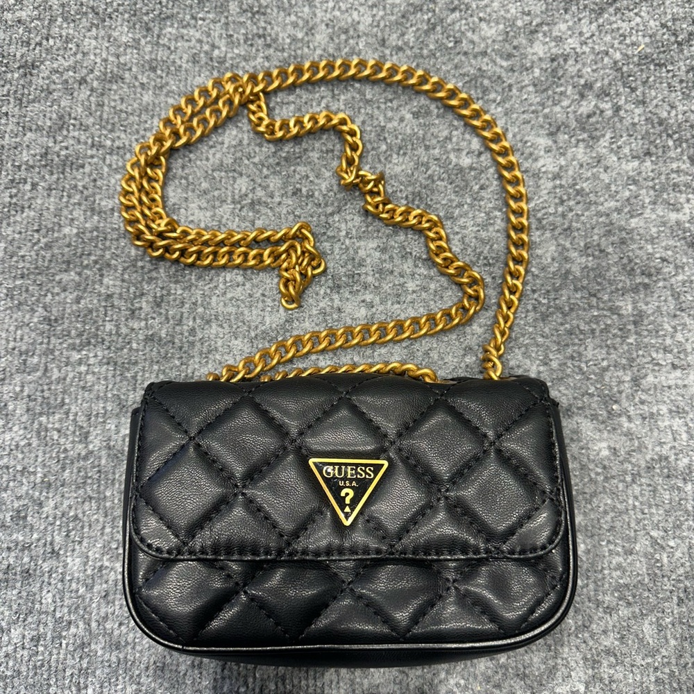 GUESS Black Quilted Crossbody with Gold Chain Strap T0084